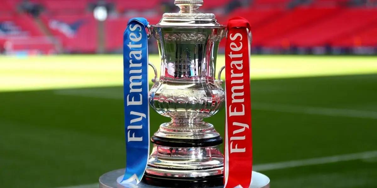 Manchester City and Chelsea already know their opponents, Liverpool will wait between Nottingham Forest and Huddersfield Town.