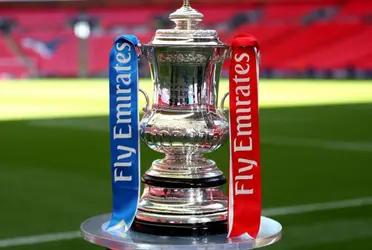 Manchester City and Chelsea already know their opponents, Liverpool will wait between Nottingham Forest and Huddersfield Town.