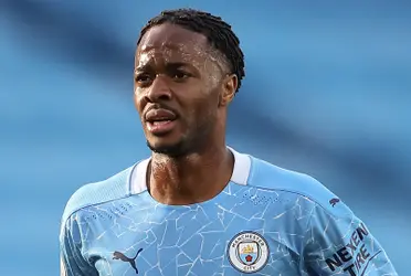 Manchester City has offered a salary increase to Raheem Sterling to ignore advances from Barcelona and Arsenal to stay at the Eyihad Stadium.