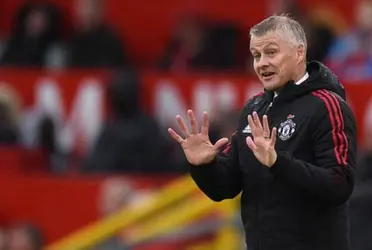 Manchester United are going through an extremely delicate time, and like any sinking ship, they depend on their captain. However, Ole Gunnar Solskjaer had no better idea than to schedule a vacation amid the scandal.