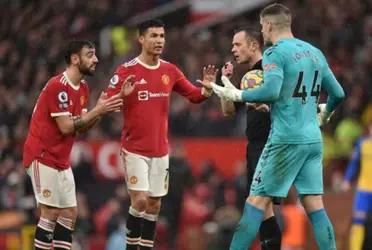 Manchester United continues to struggle. Another game that the Red Devils are struggling despite winning at the start of the game. Southampton threatened Manchester with a win over their all-powerful rivals but had to settle for a good point at Old Trafford.
