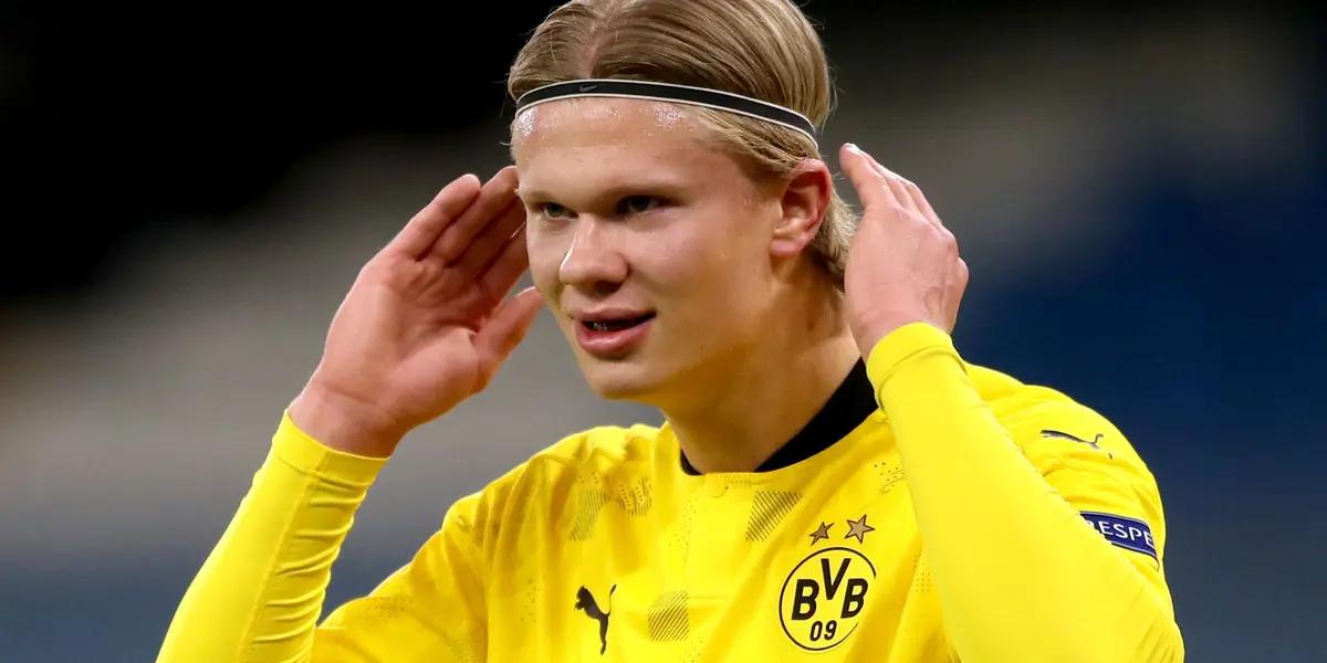 Manchester United have reportedly joined the chase for highly sought after striker but will wait for one year.