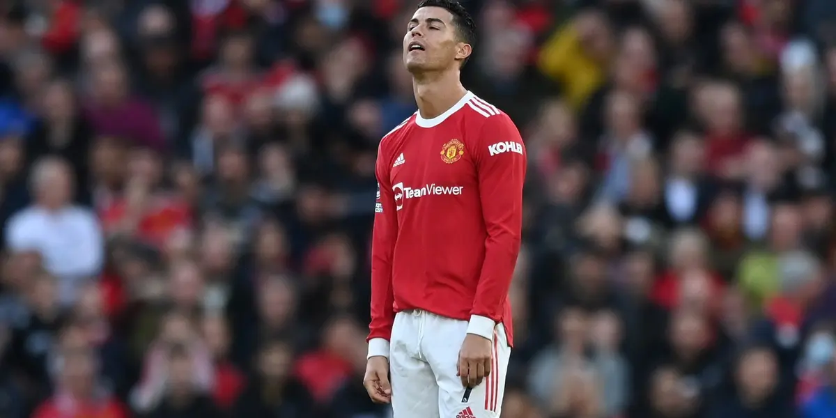 Manchester United is not having a good time. Before that, the problems between Cristiano Ronaldo and his teammates begin to fall.