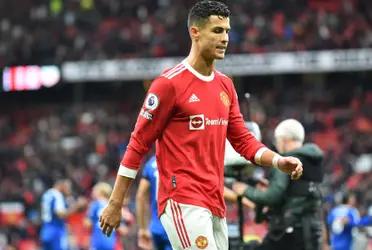 Manchester United legendary manager Sir Alex Ferguson has told Ole Gunnar Solskjaer to always start Cristiano Ronaldo as he's the club's best player.