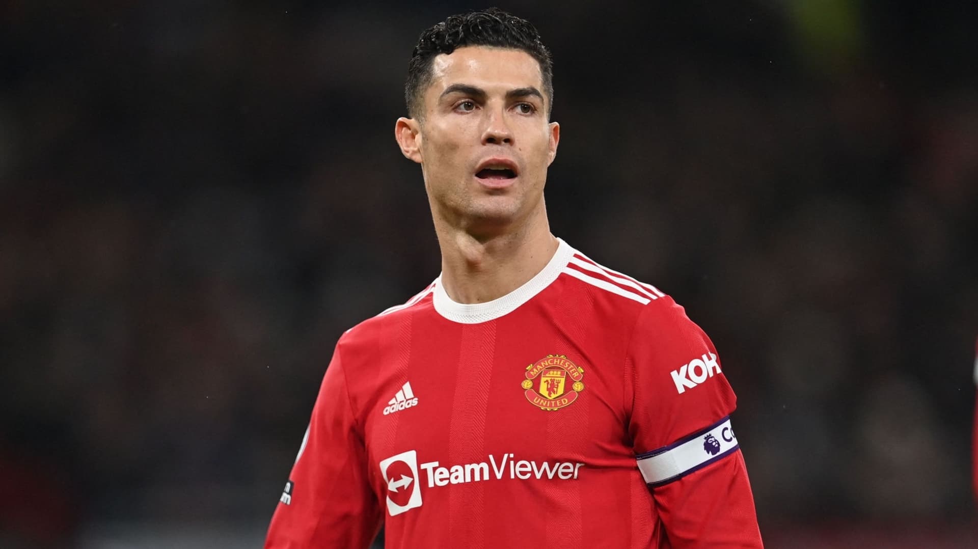Manchester United makes its first moves to prevent the departure of Cristiano Ronaldo.