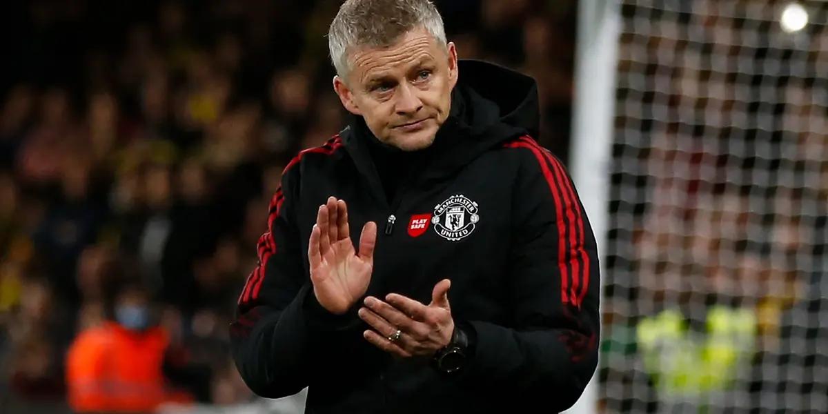 Manchester United top options to replace Ole Gunnar Solskjaer are not available until summer and the club are willing to wait to make the right choice.