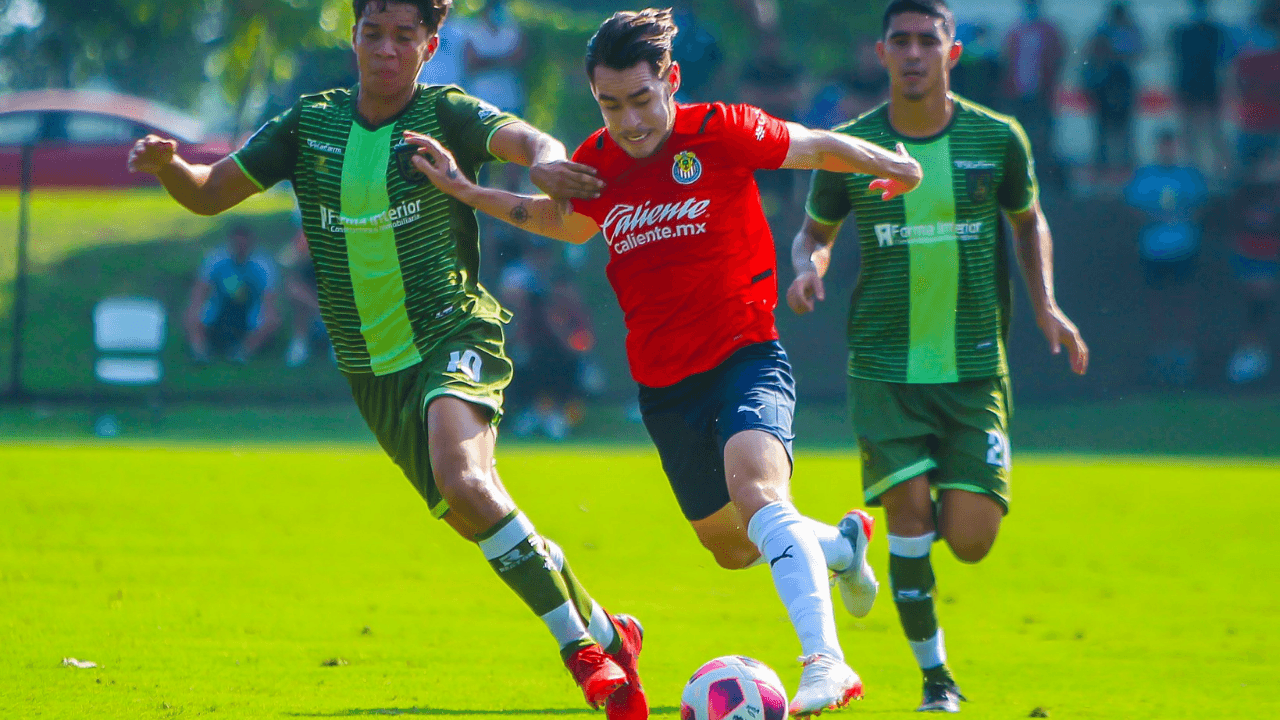 Marcelo Michel Leaño's Rebaño Sagrado thrashed its rival 8-0.