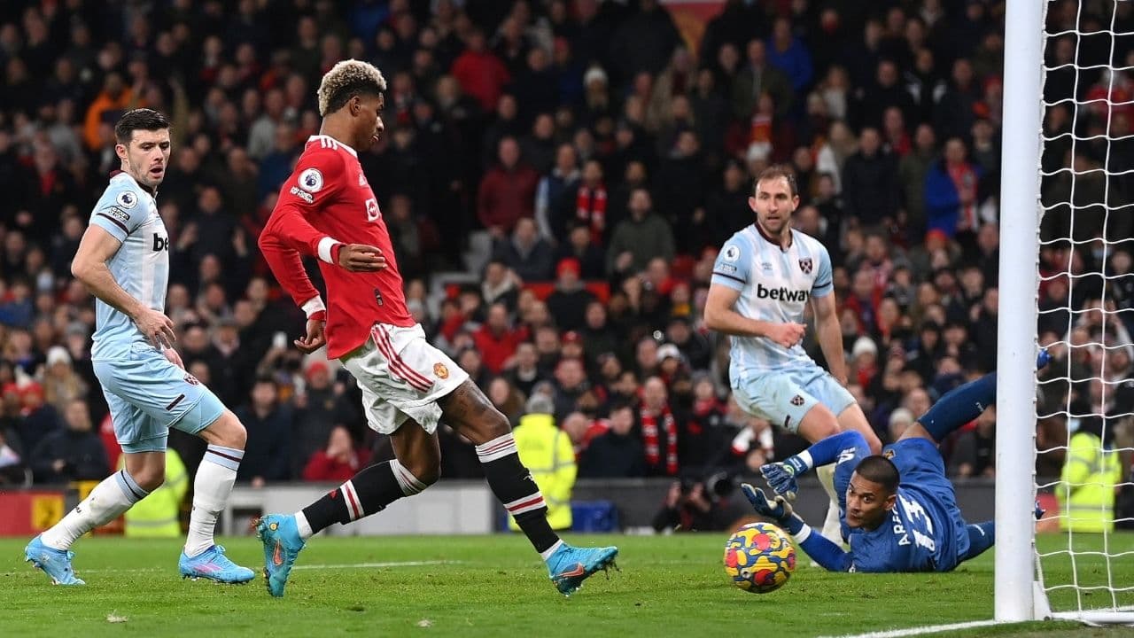 Marcus Rashford's goal lifts United into Champions League places.