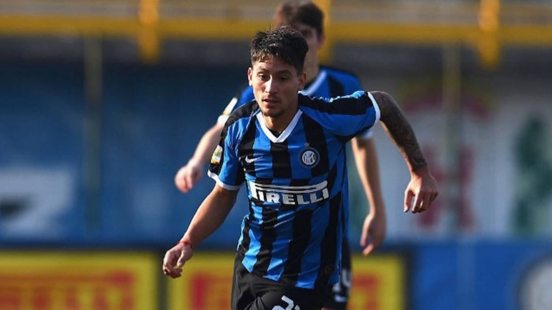 Martin Satriano wearing the Inter Milan jersey. (Source: Just Arsenal)