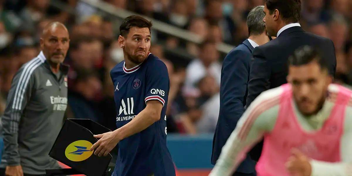 Mauricio Pochettino made clear the reason why he decided to replace Messi in the match against Lyon, but the player's frustration when he left, took all the news.