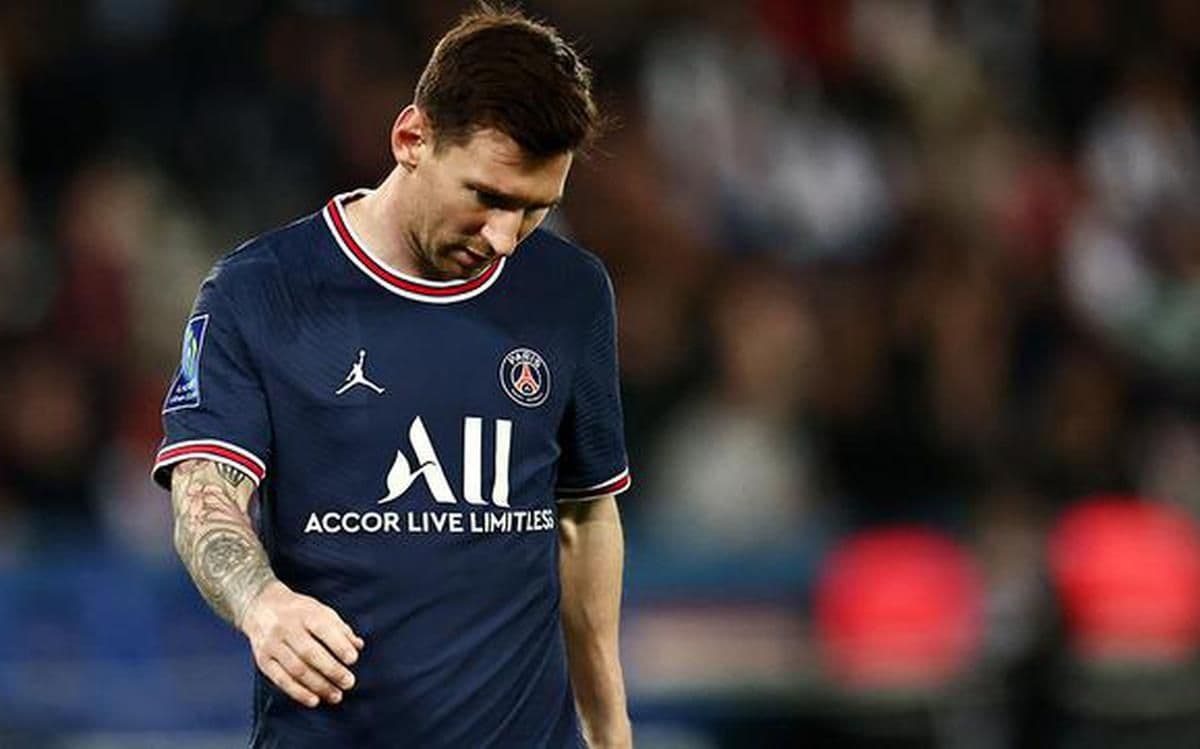 Mbappé deployed his power in the Parisian dressing room, to the point of asking to "dismantle" the large Argentinean group, with Messi as its leader.