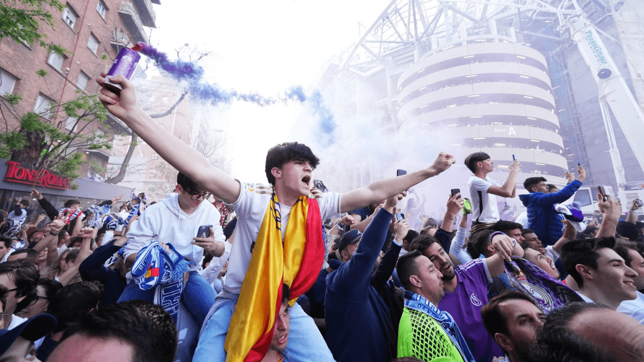 Merengues fans have not forgotten the affront the French striker did to their team.