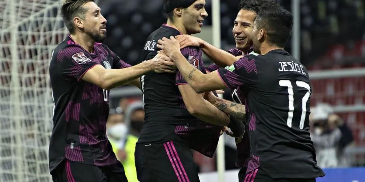 Mexican national team ranks in third place in the Concacaf standings.