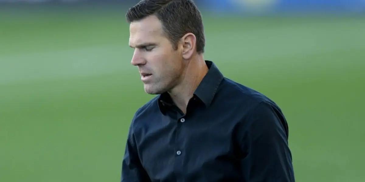 Michael Bradley, Toronto FC captain, suffered a injury on tuesday against Montreal Impact and his coach, Greg Vanney, exploded against the referee in a conference call.