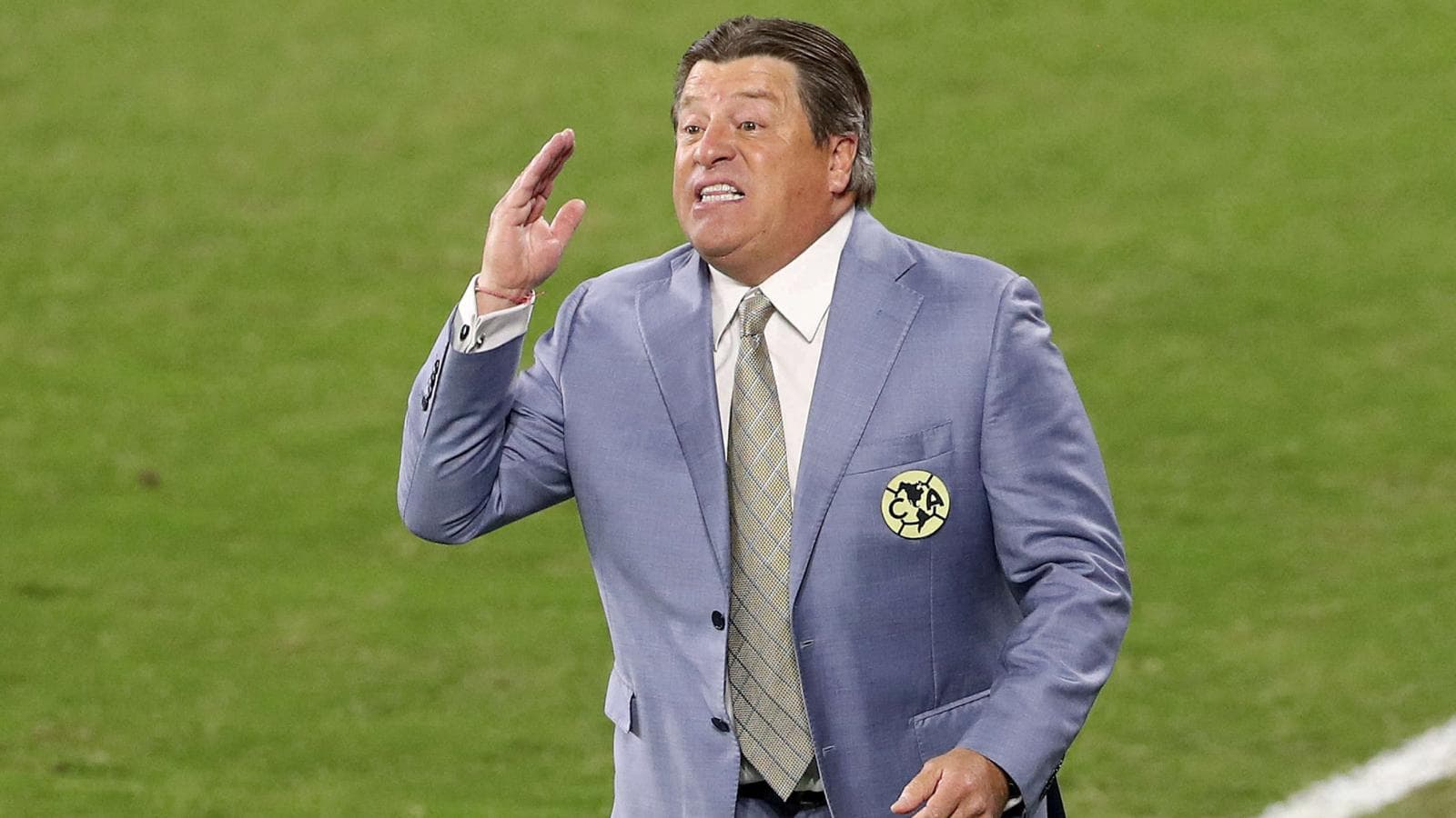 Miguel Herrera needs to find a solution to the defensive problem in America so he contacted the leadership to hire a new player.