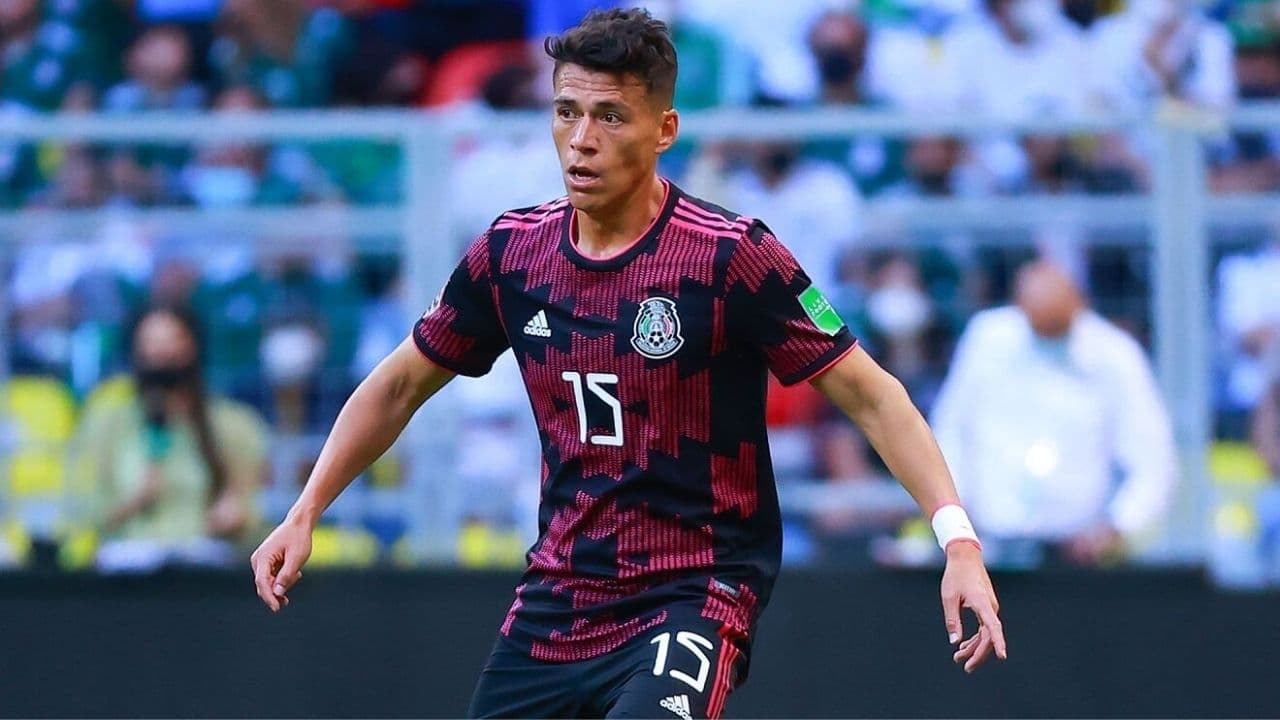 Monterrey player, Héctor Moreno, knows that leaving Chicharito out of the Mexican national team is a mistake.