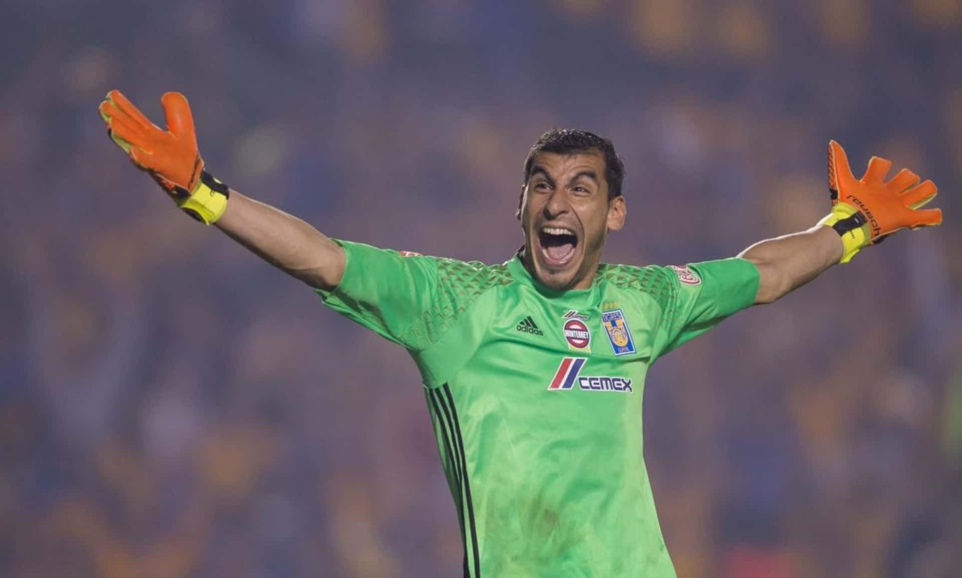Nahuel Guzmán reached his 300th appearance in Tigres during the Liga MX game against America.