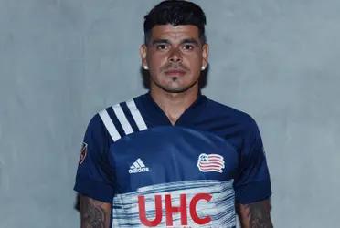 New England Revolution faces tonight DC United in the opening of today's matches. The Revs may stretch two streaks if they do not lose.