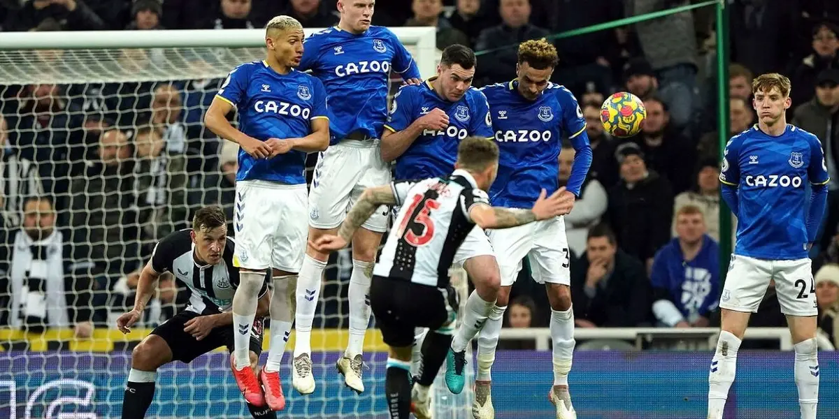 Newcastle took the three points in their match against Everton, which they eventually came from behind to win 3-1 and climb out of the relegation zone.