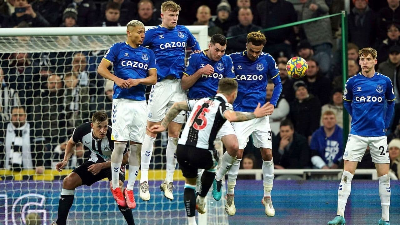 Newcastle took the three points in their match against Everton, which they eventually came from behind to win 3-1 and climb out of the relegation zone.