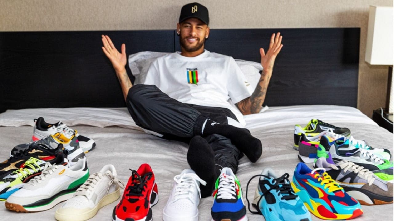 Neymar is one of the richest footballers in the world, although not all his fortune is made by playing on the field of play. In addition, you earn an impossible figure to imagine for sponsorships.