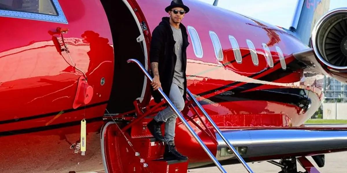 Neymar Jr. aquired an impressive Cessna 680 private jet valued at 6 million Euros