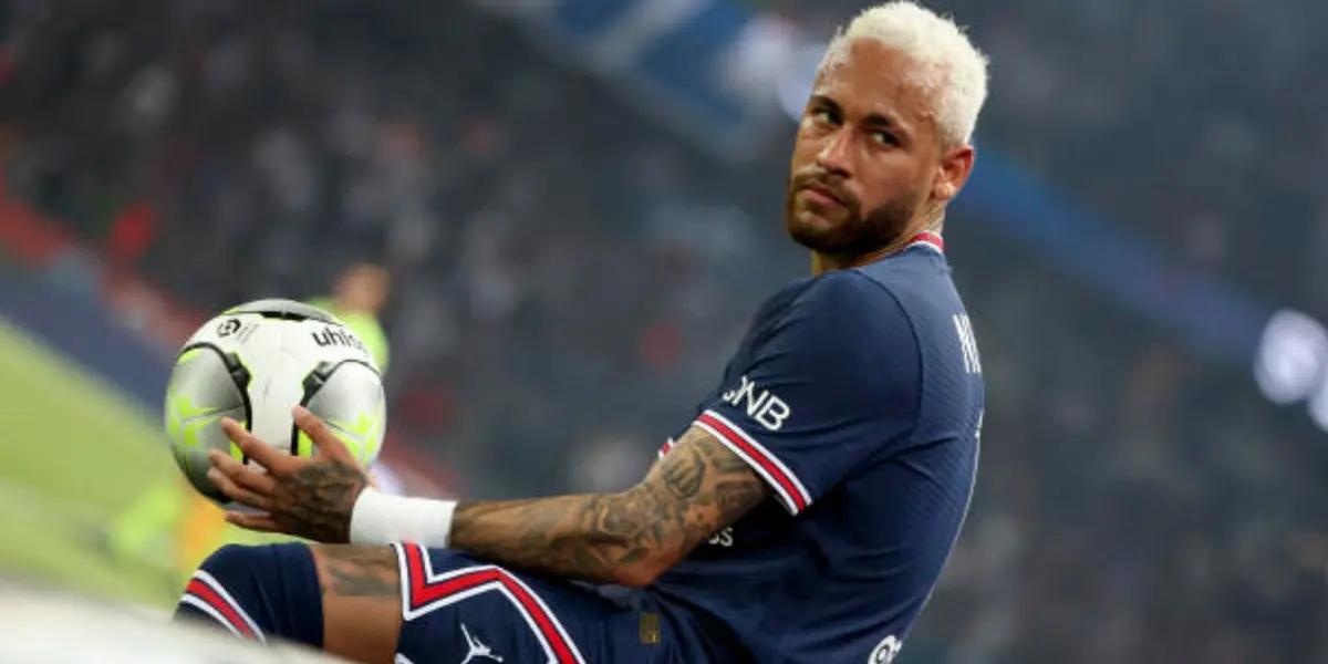 Neymar Jr keeps on being criticized by fans.