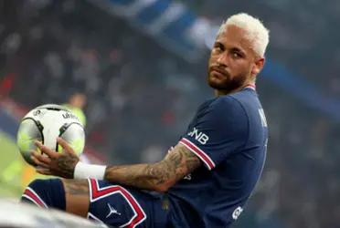 Neymar Jr keeps on being criticized by fans.