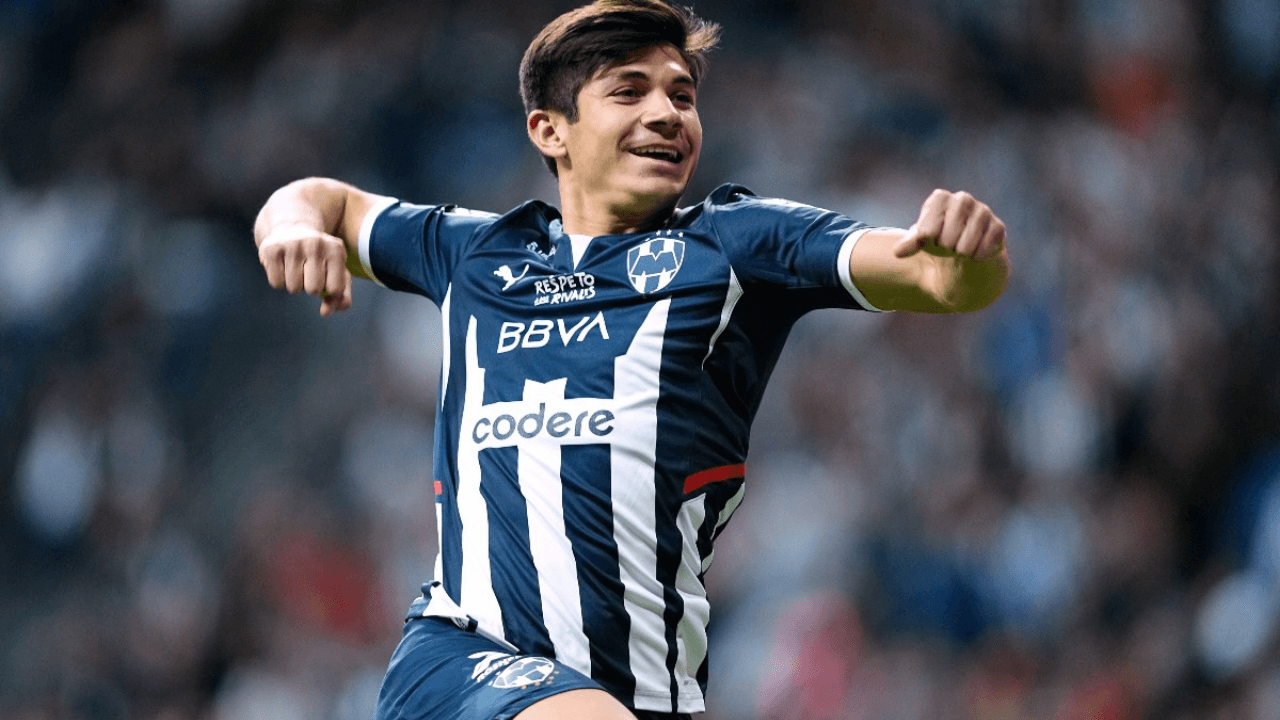 Nicknamed "El Plátano", Alvarado had been waiting for this great opportunity for a long time