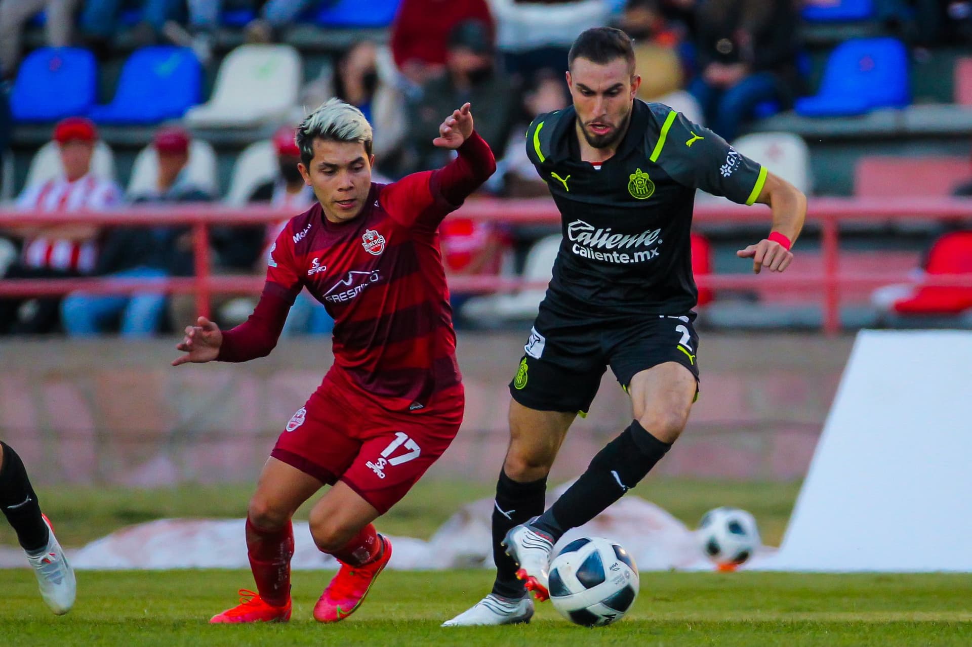 On a visit to Zacatecas, Guadalajara held a comfortable 3-1 victory against Mineros, with goals from Jesús Angulo, Jesús Molina and "Chicote" Calderón.