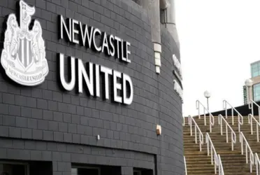 Outside the stadium, a poster was circulated demanding justice for a journalist killed in the Saudi Arabian embassy. The material author of the fact, would be who today is the new owner of Newcastle.