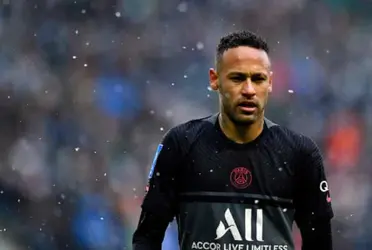 Paris Saint-Germain have confirmed Neymar will be out for about eight weeks due to an ankle injury. See the three players who could play in his position.
