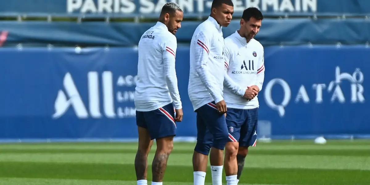 Paris Saint-Germain will host Olympique Lyon in the matchday six of the 2021/22 and will look to bounce back from the disappointment of midweek draw against Club Brugge.