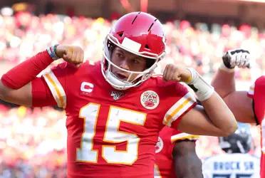 Patrick Mahomes signed a 10-year contract worth $503m with Kansas City Chiefs in 2020 while Stephen Curry is expected to $54m annually from his 4-year $215m contract with Golden State Warriors.