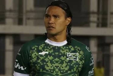 Peña played for six months in the Guatemalan league.