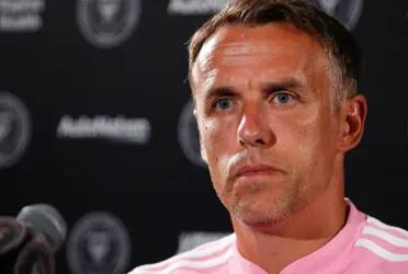 Phil Neville prepared his team to face Barcelona in good form