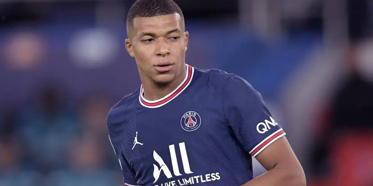 PSG attacker Kylian Mbappé has a big decision to make on his future at the end of the season, whether to accept PSG's new contract or move to Real Madrid.
 