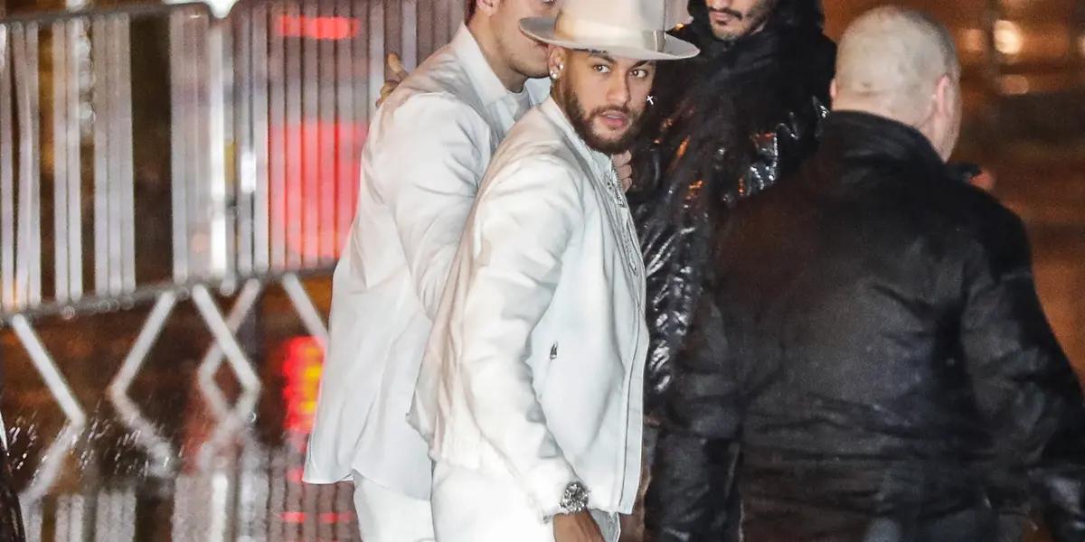 PSG has just fired Tuchel but Neymar does not seem to be worried as he continues to party with his controversial group of friends who he supports financially.