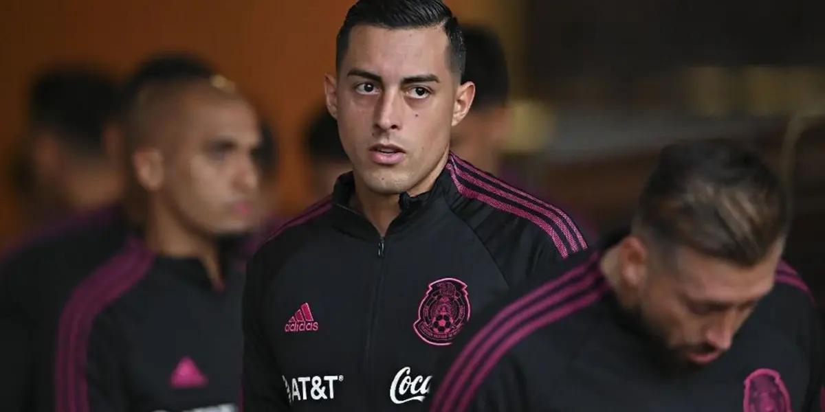 Raúl Jiménez needs a partner that can complement his game style.