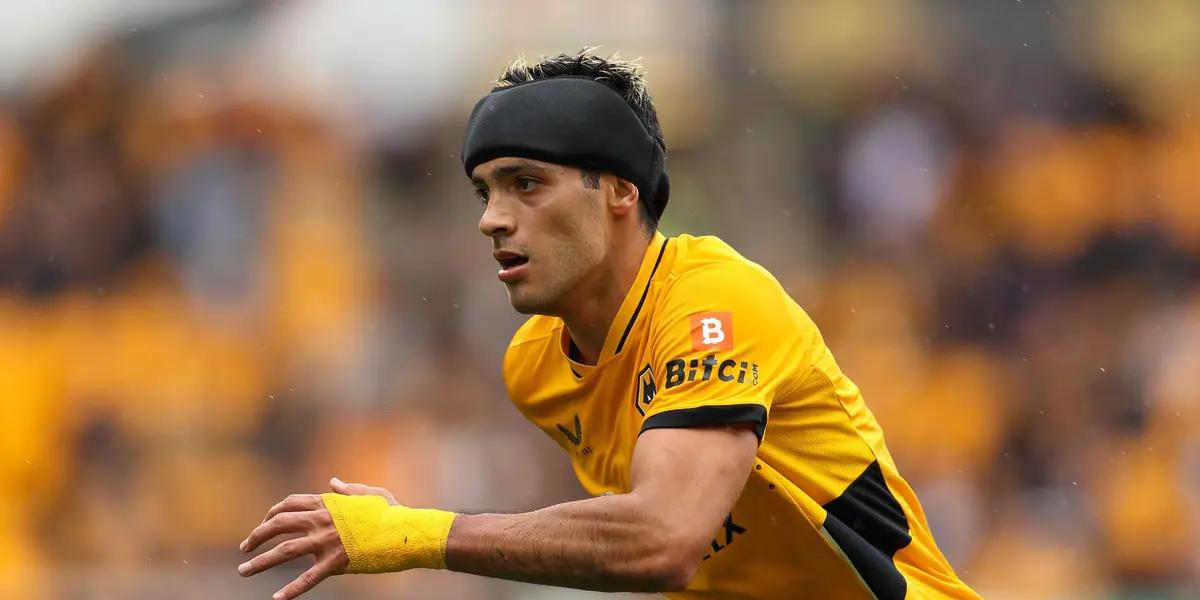 Raúl Jiménez started the game against Norwich City on the bench.