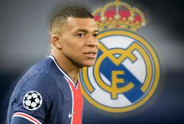 Real Madrid reportedly put in a €220m for Kylian Mbappe after the French forward put in a transfer request in July. Where does this fee rank with Stephen Curry and Patrick Mahomes transfer fees.
