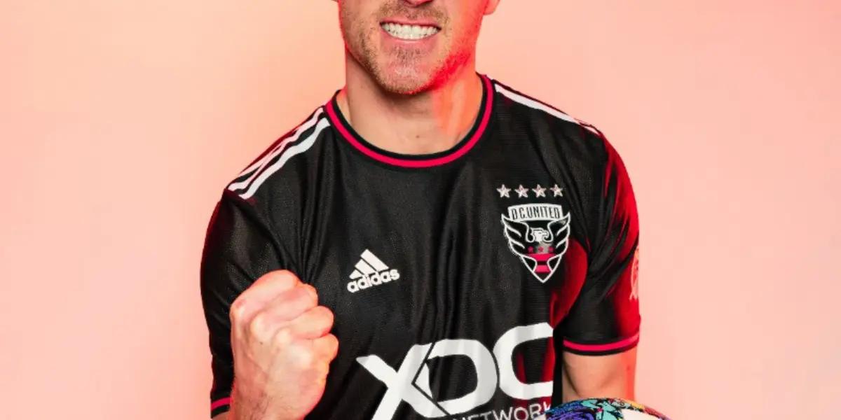 Red and Black fans are not happy with the team's new sponsor and made it known in a meme that has gone viral.