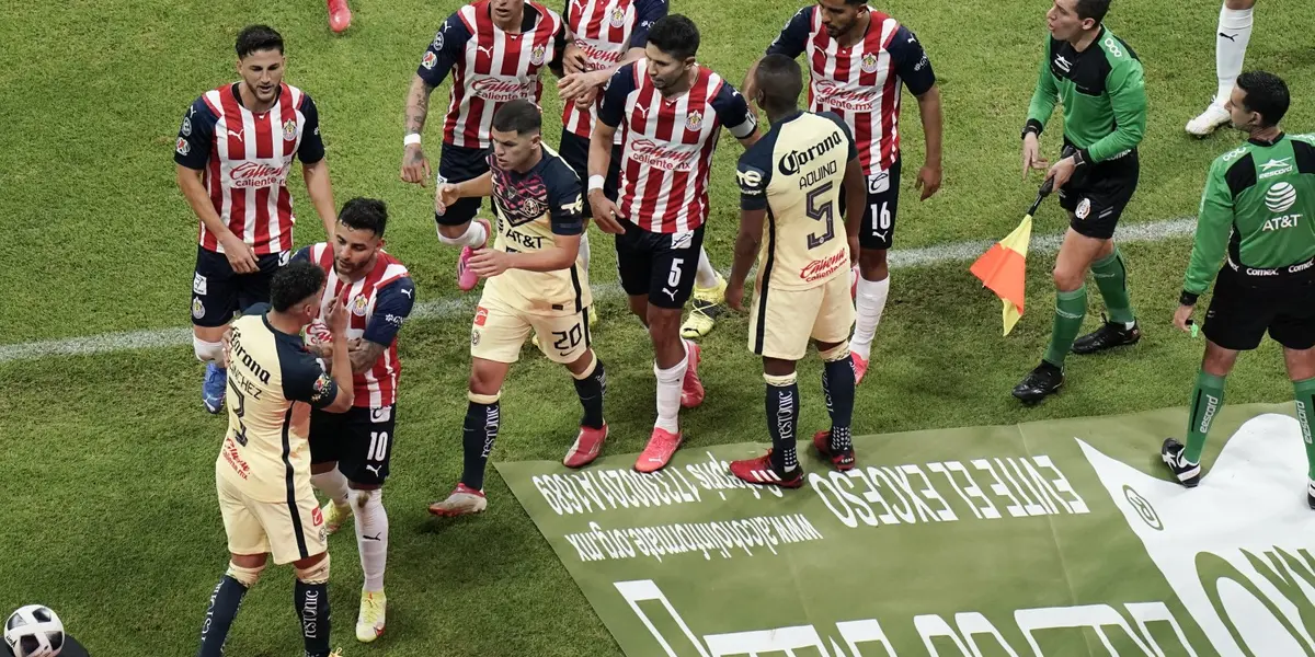 Referee César Arturo Ramos was suspended for the 11th date of Liga MX for errors made in the match between Chivas and América.