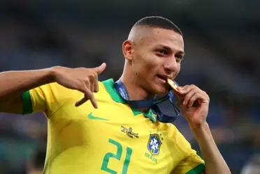 Richarlison has launched another shot at the Argentina national team for their suspended game against Brazil. The striker could not travel due to Covid-19 protocols and thus, mocked those who travelled. Faking to call the police.