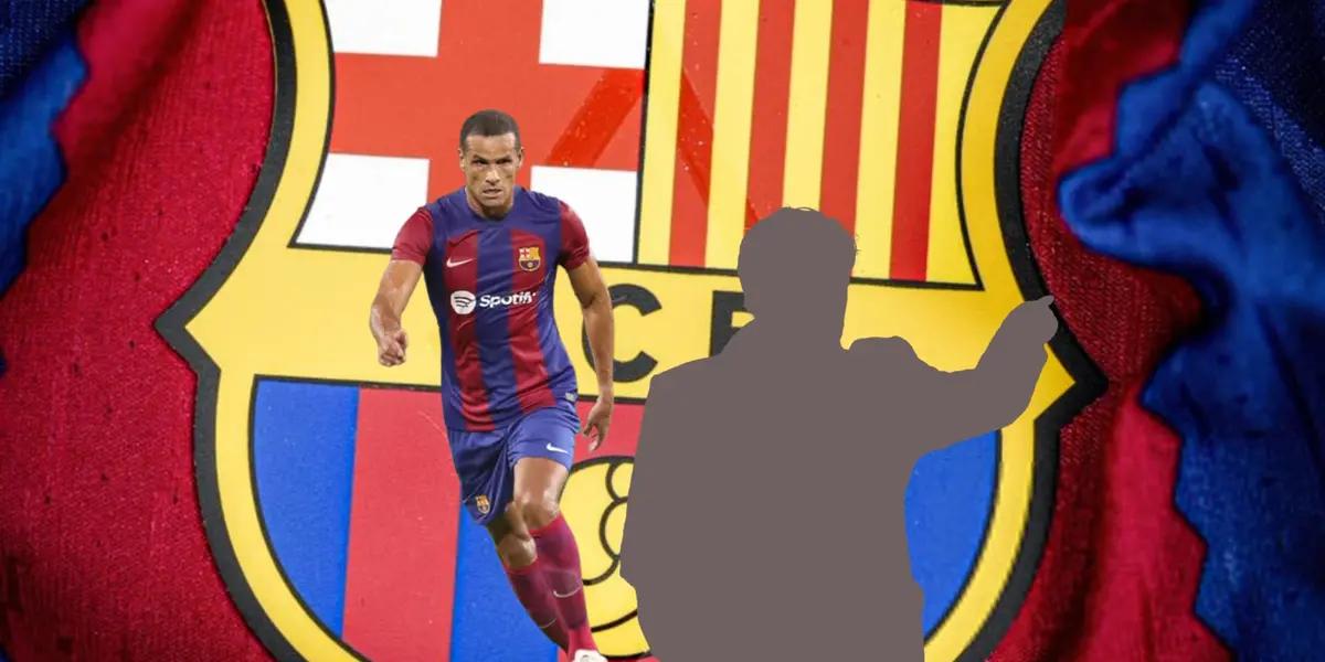 Rivaldo wearing the current FC Barcelona jersey.