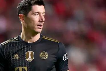 Robert Lewandowski is arguably the best footballer on earth in the last two years. See why he's the best player and deserves the Ballon d'Or.