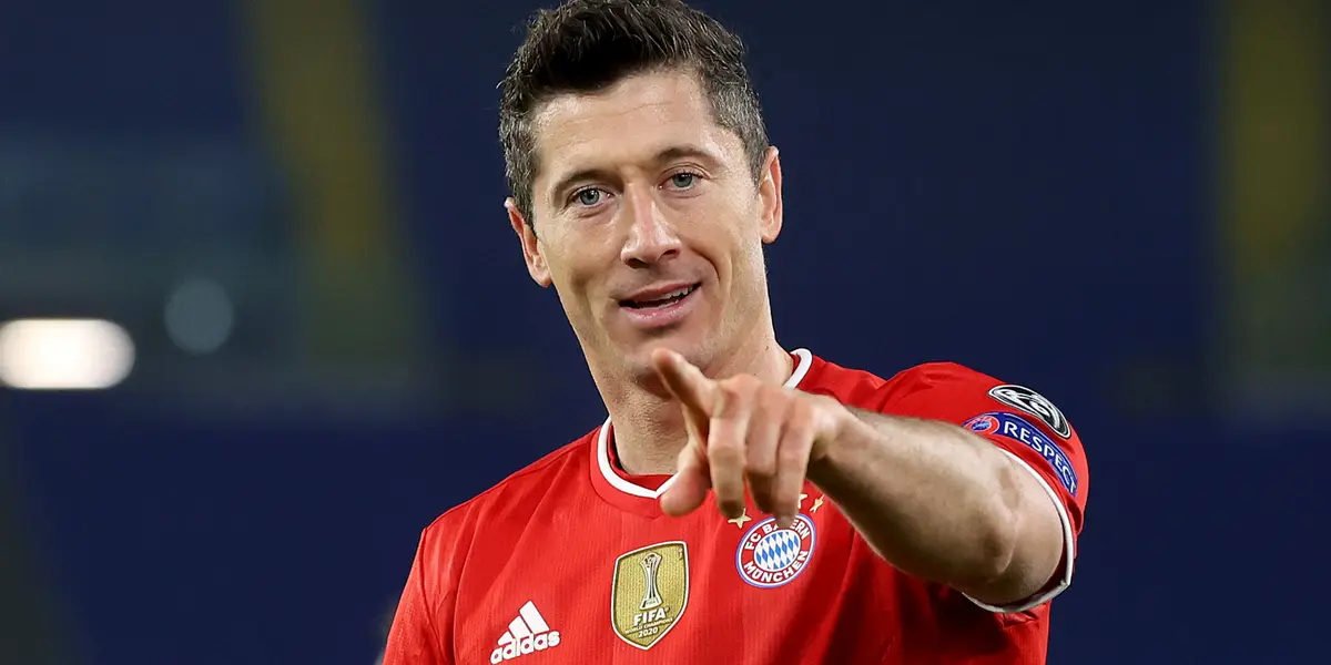 Robert Lewandowski took his best skills to the air, and assured that he is who should win the Ballon d'Or this year.