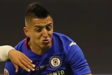 Roberto Alvarado is again in the orbit of Club Chivas de Guadalajara board of directors.