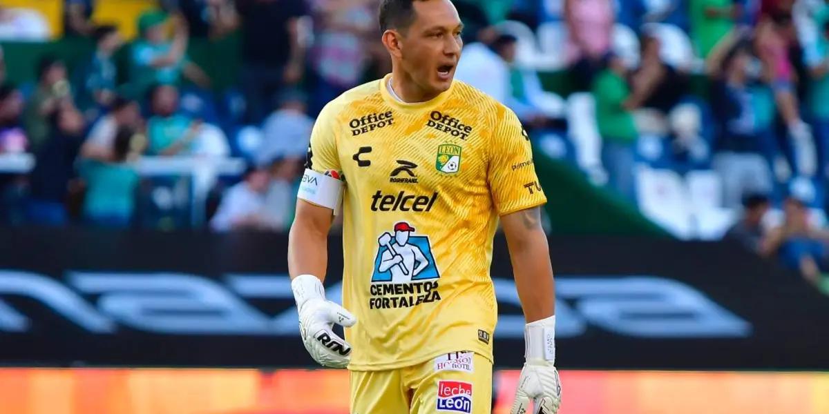 Rodolfo Cota during a game wearing the Club Leon jersey. (Source: Deporte Digital MX)