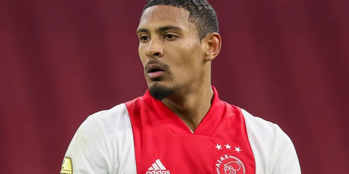 Sebastien Haller has scored 5 goals in 2 UEFA Champions League group games so far. He needs just 4 goals to equal Cristiano Ronaldo's record of 9 goals in the group stage.